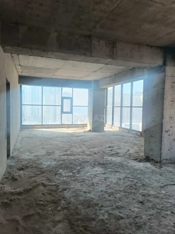 Satılır 3 otaqlı mənzil 202 m²