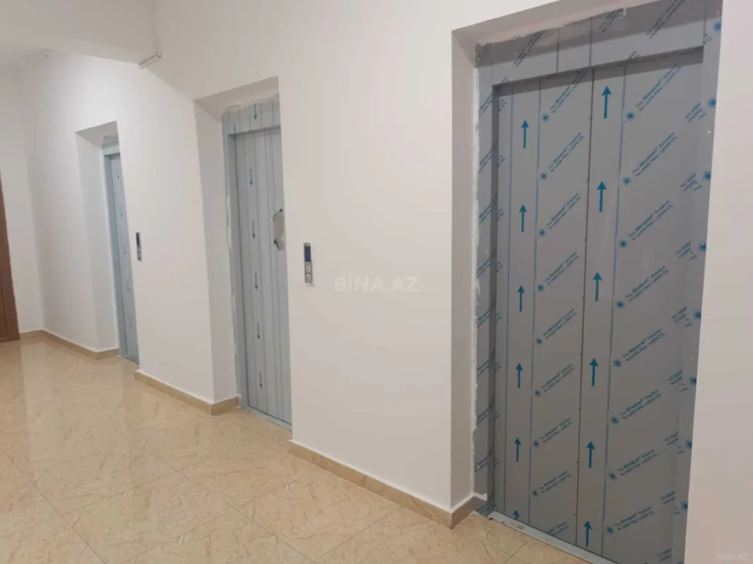 Satılır 3 otaqlı mənzil 202 m²