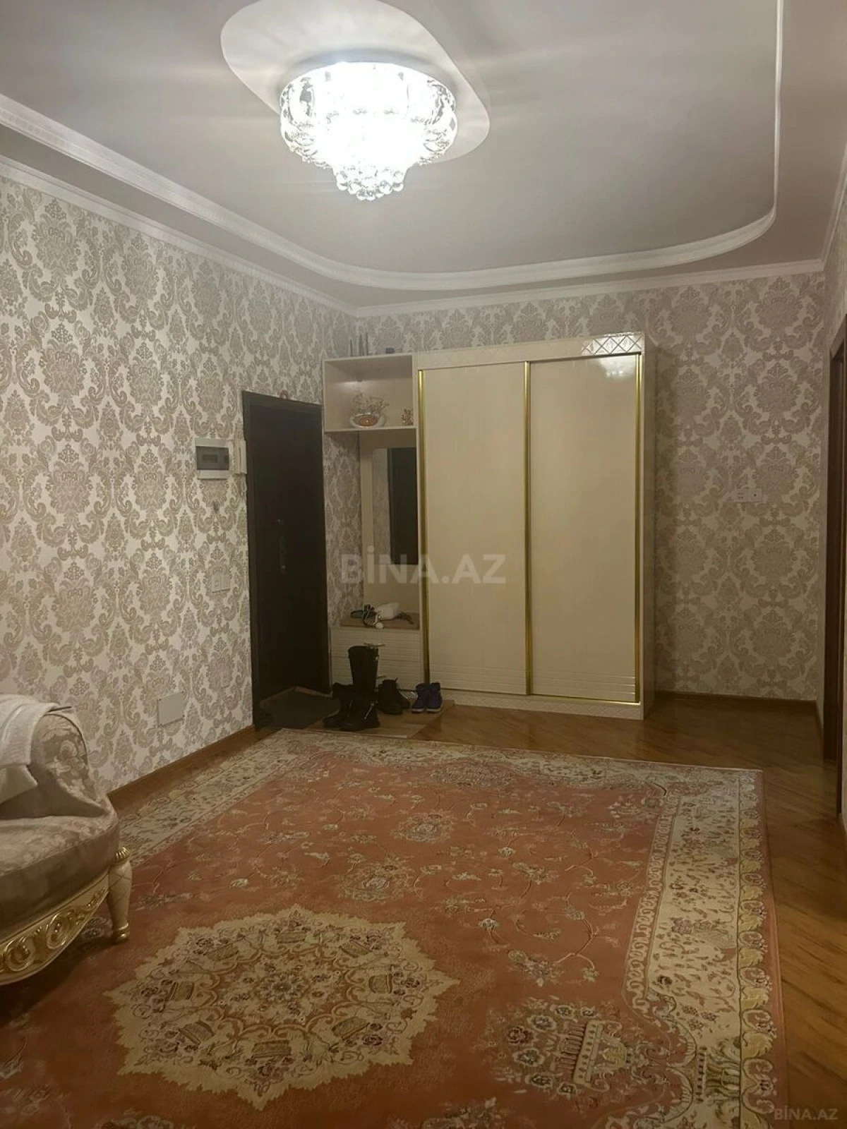 Satılır 2 otaqlı mənzil 100 m²