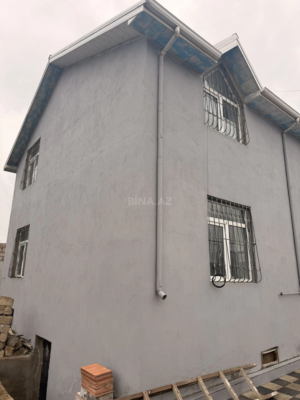 Satılır 5 otaqlı həyət evi 145 m²