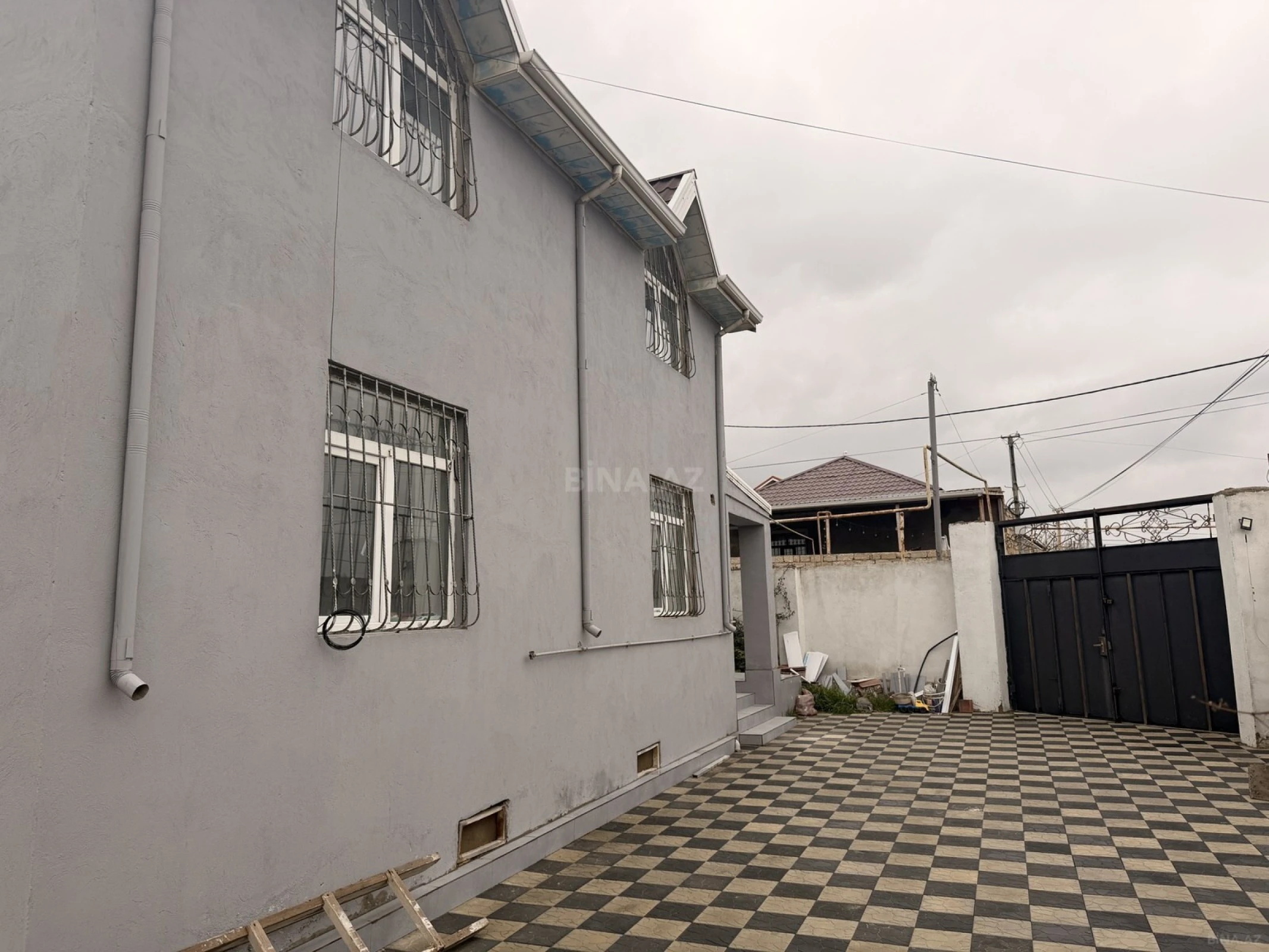 Satılır 5 otaqlı həyət evi 145 m²