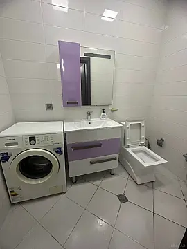 Kirayə verilir 2 otaqlı mənzil 104 m²