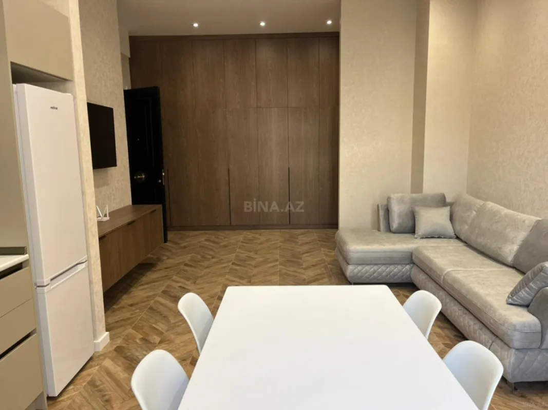 Kirayə verilir 2 otaqlı mənzil 65 m²