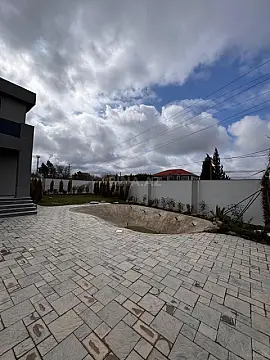 Satılır həyət evi 200 m²