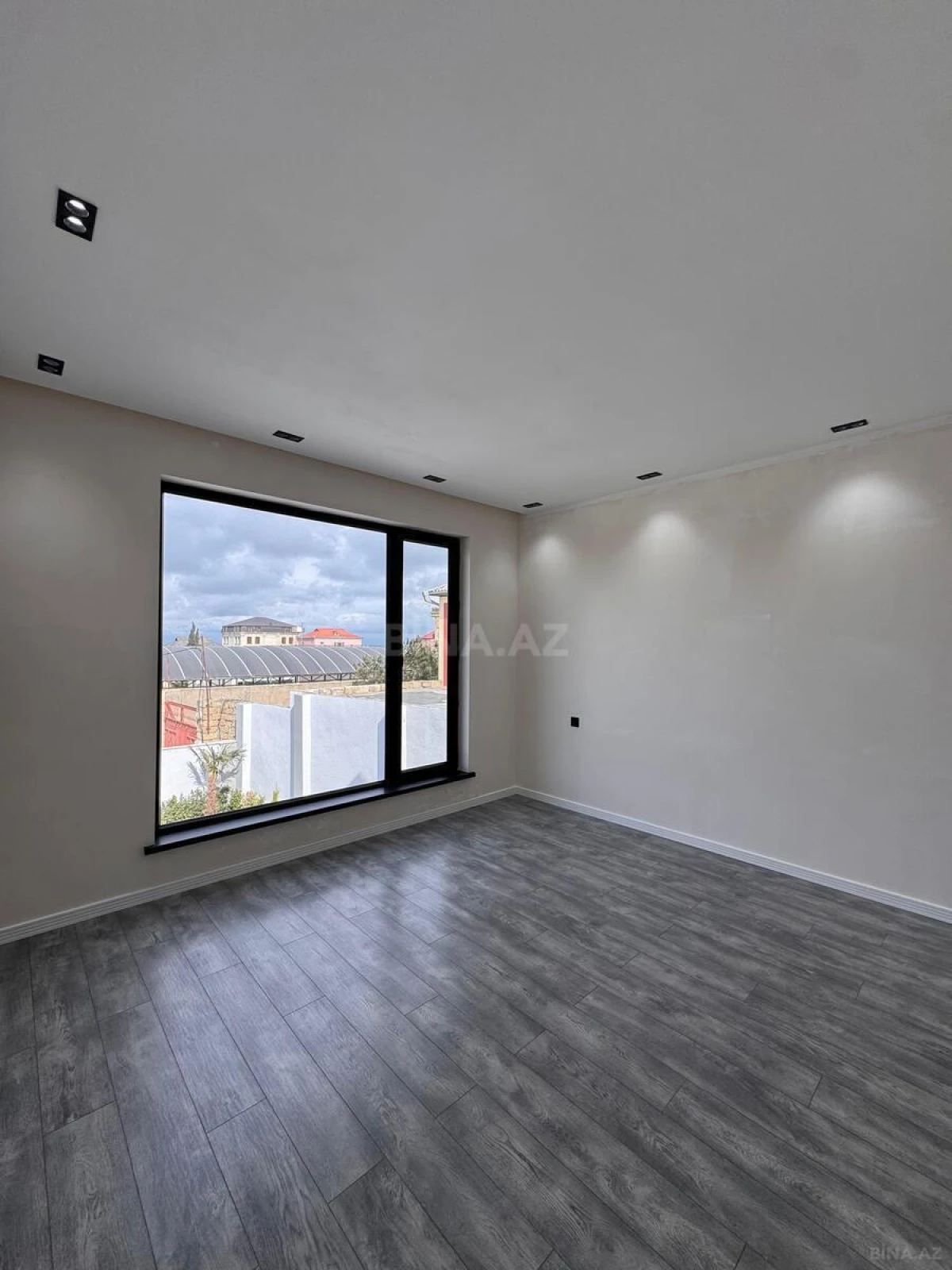 Satılır həyət evi 200 m²