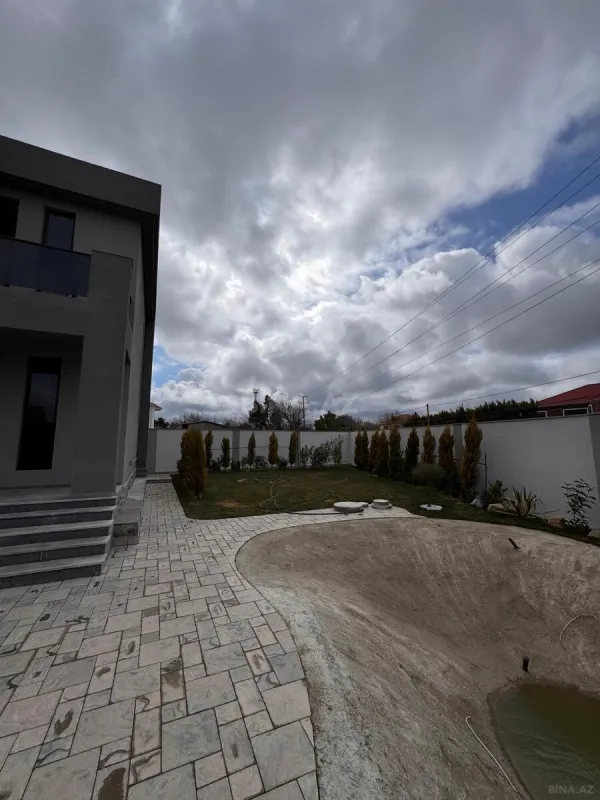 Satılır həyət evi 200 m²