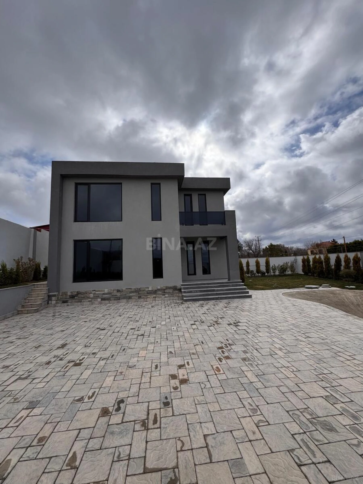 Satılır həyət evi 200 m²