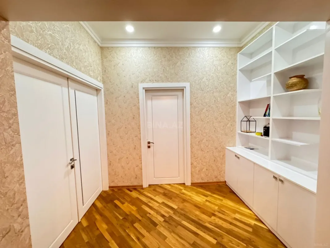 Kirayə verilir 3 otaqlı mənzil 145 m²