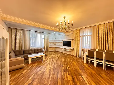 Kirayə verilir 3 otaqlı mənzil 145 m²