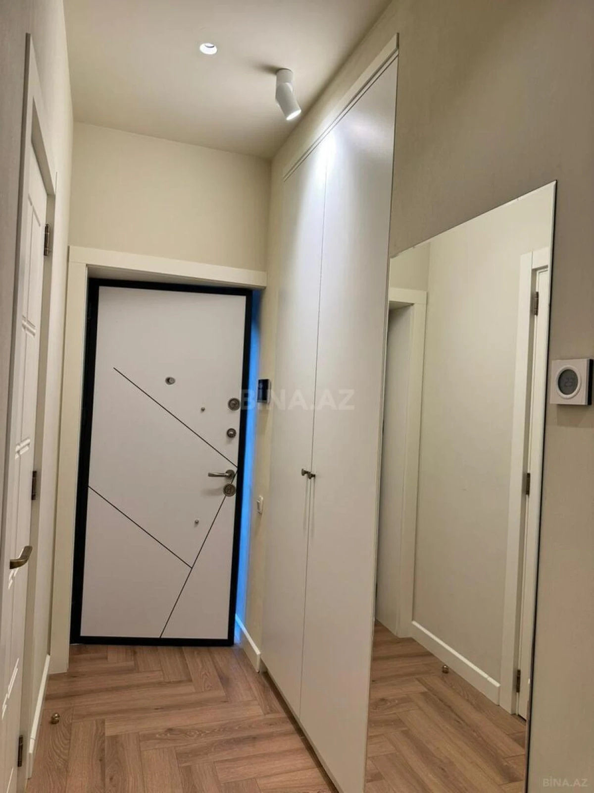Kirayə verilir 2 otaqlı mənzil 72 m²