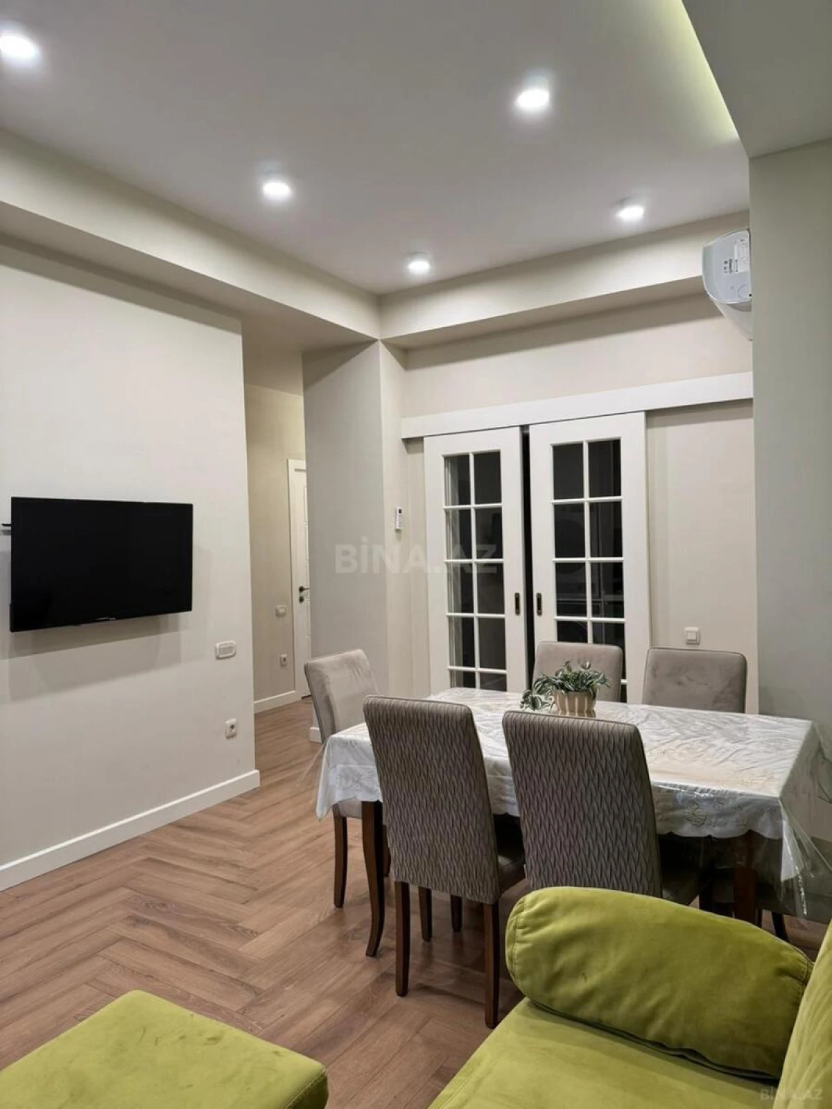 Kirayə verilir 2 otaqlı mənzil 72 m²