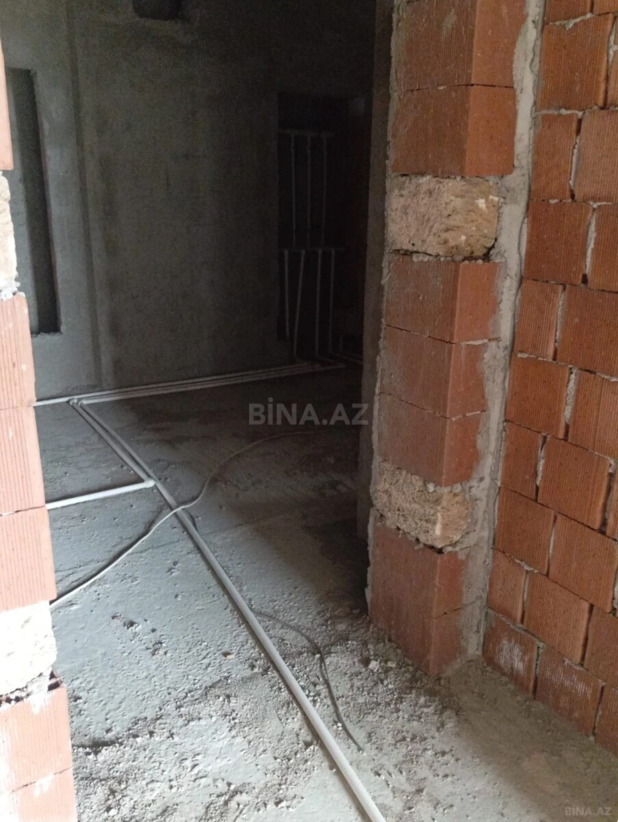 Satılır 3 otaqlı mənzil 107 m²
