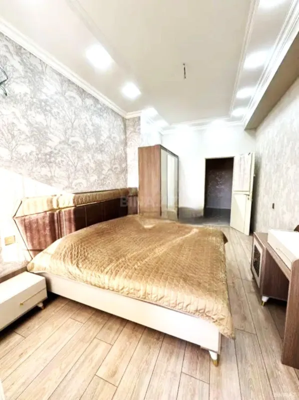 Satılır 2 otaqlı mənzil 70 m²