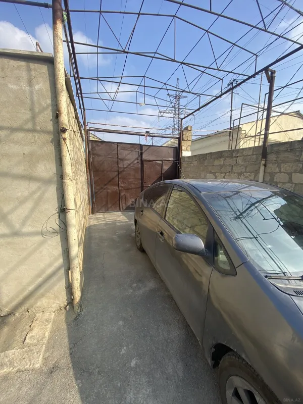 Satılır 9 otaqlı həyət evi 270 m²