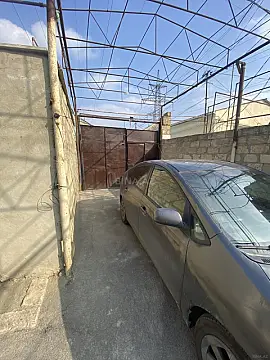 Satılır 9 otaqlı həyət evi 270 m²