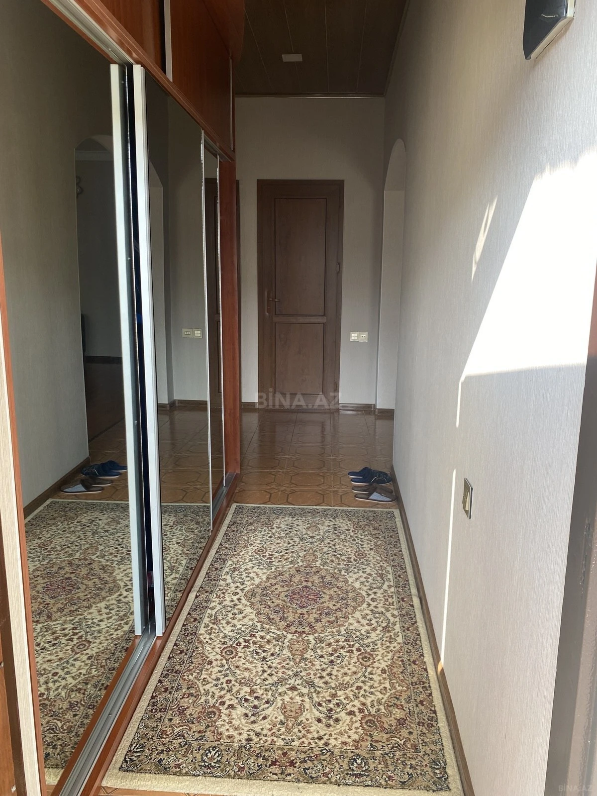 Satılır 9 otaqlı həyət evi 270 m²