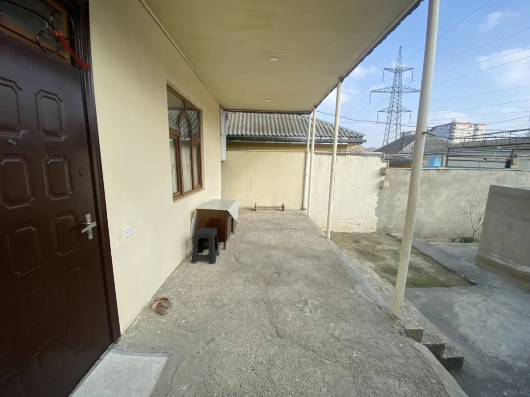 Satılır 9 otaqlı həyət evi 270 m²