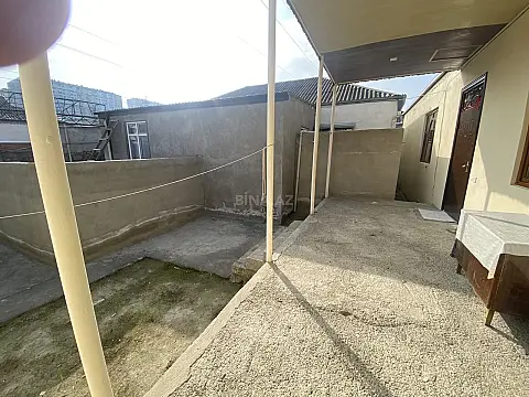 Satılır 9 otaqlı həyət evi 270 m²