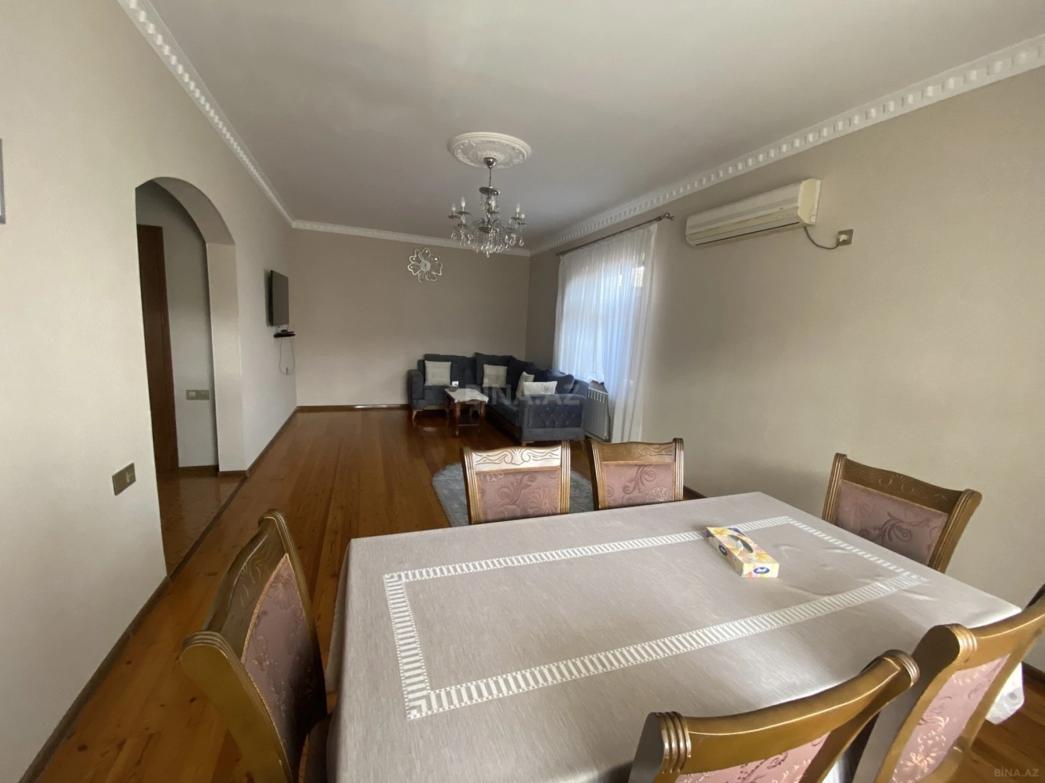 Satılır 9 otaqlı həyət evi 270 m²