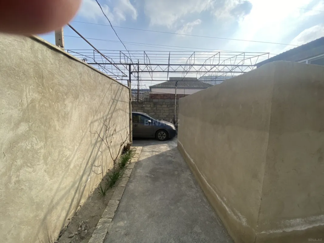 Satılır 9 otaqlı həyət evi 270 m²