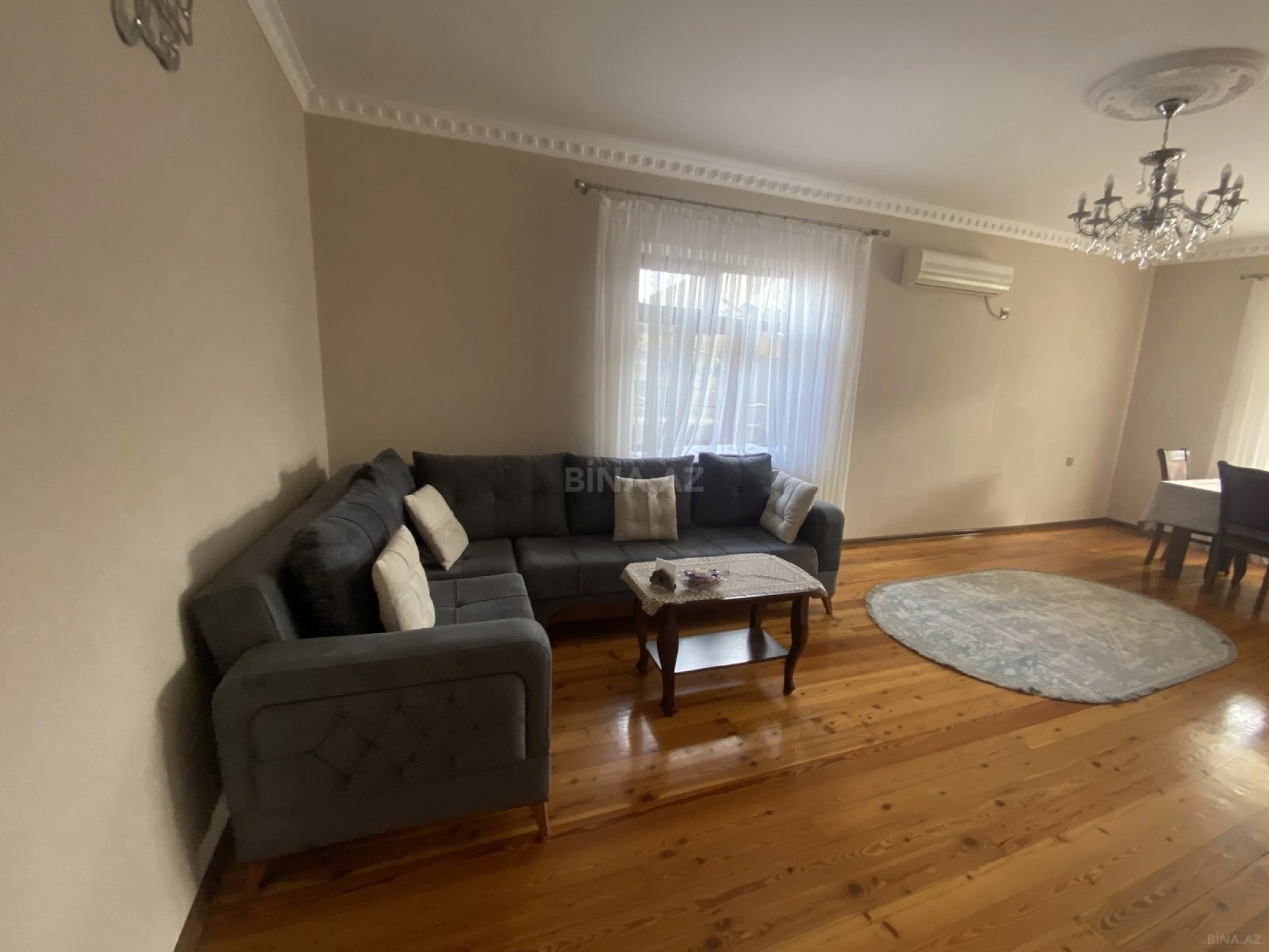 Satılır 9 otaqlı həyət evi 270 m²