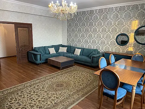 Kirayə verilir 4 otaqlı mənzil 180 m² — Bakı, Nərimanov 4 otaq 180.00 m²