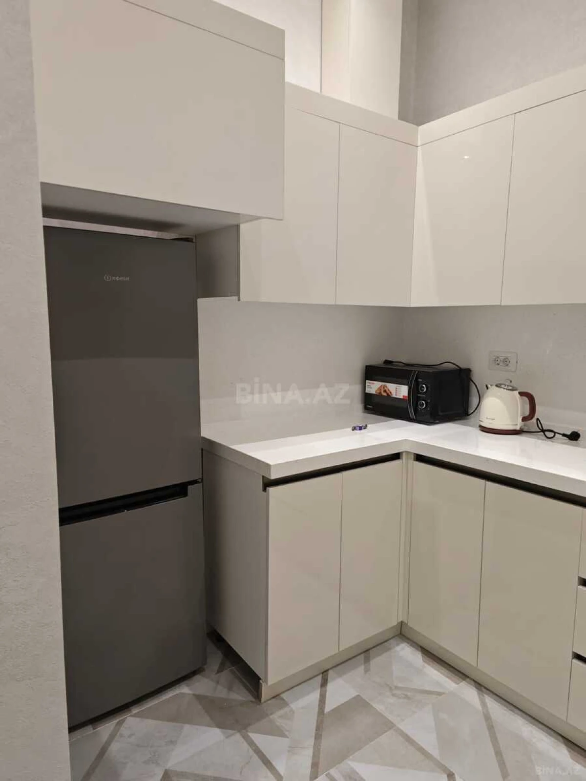 Kirayə verilir 2 otaqlı mənzil 70 m²