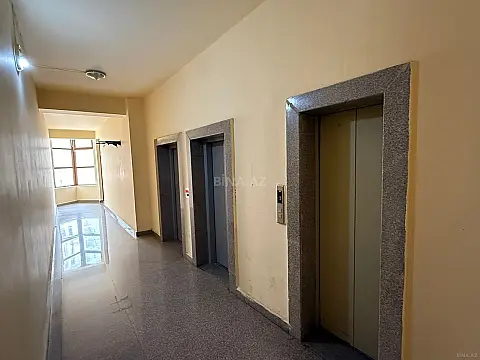 Satılır 4 otaqlı mənzil 250 m²