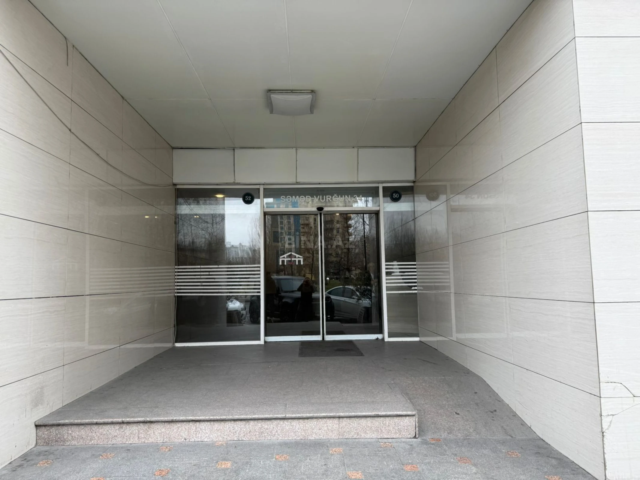 Satılır 4 otaqlı mənzil 250 m²