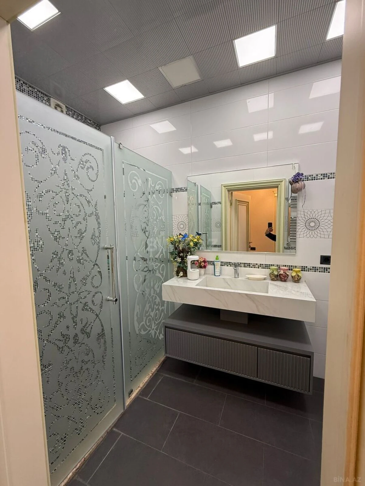 Satılır 4 otaqlı mənzil 250 m²