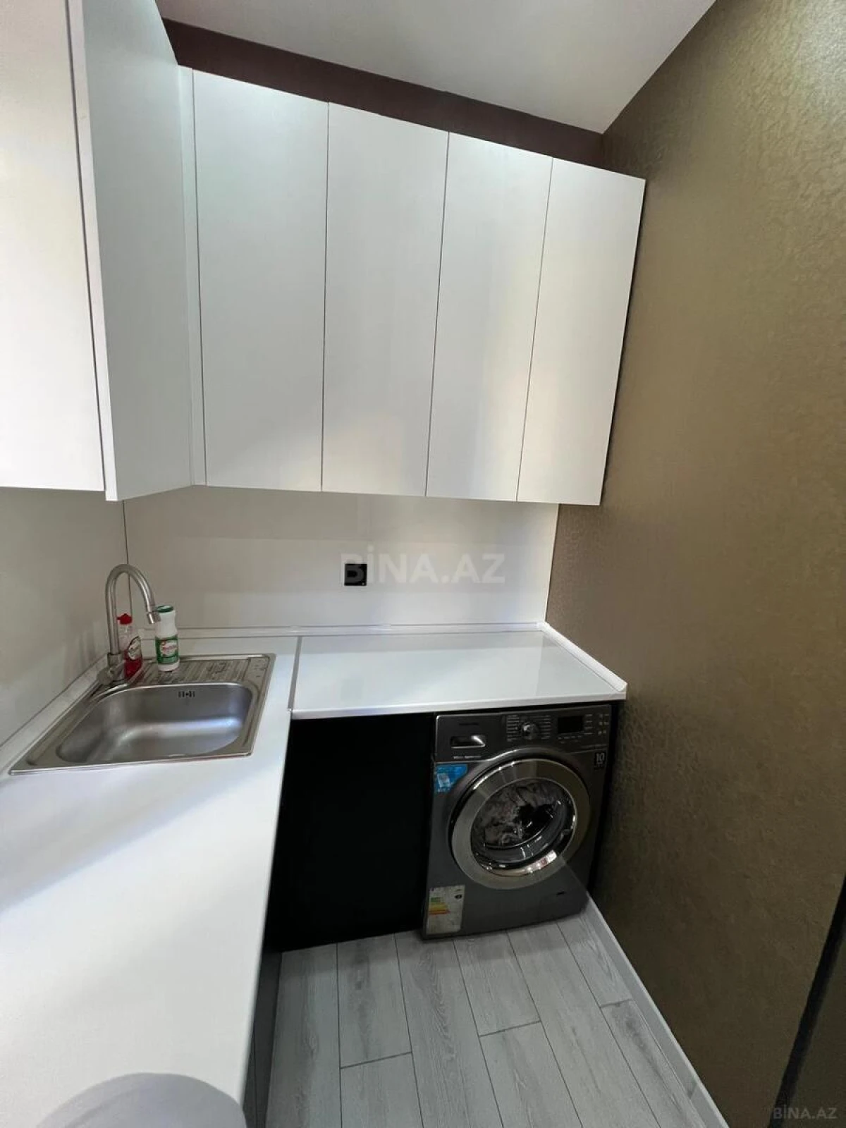 Satılır 2 otaqlı mənzil 65 m²