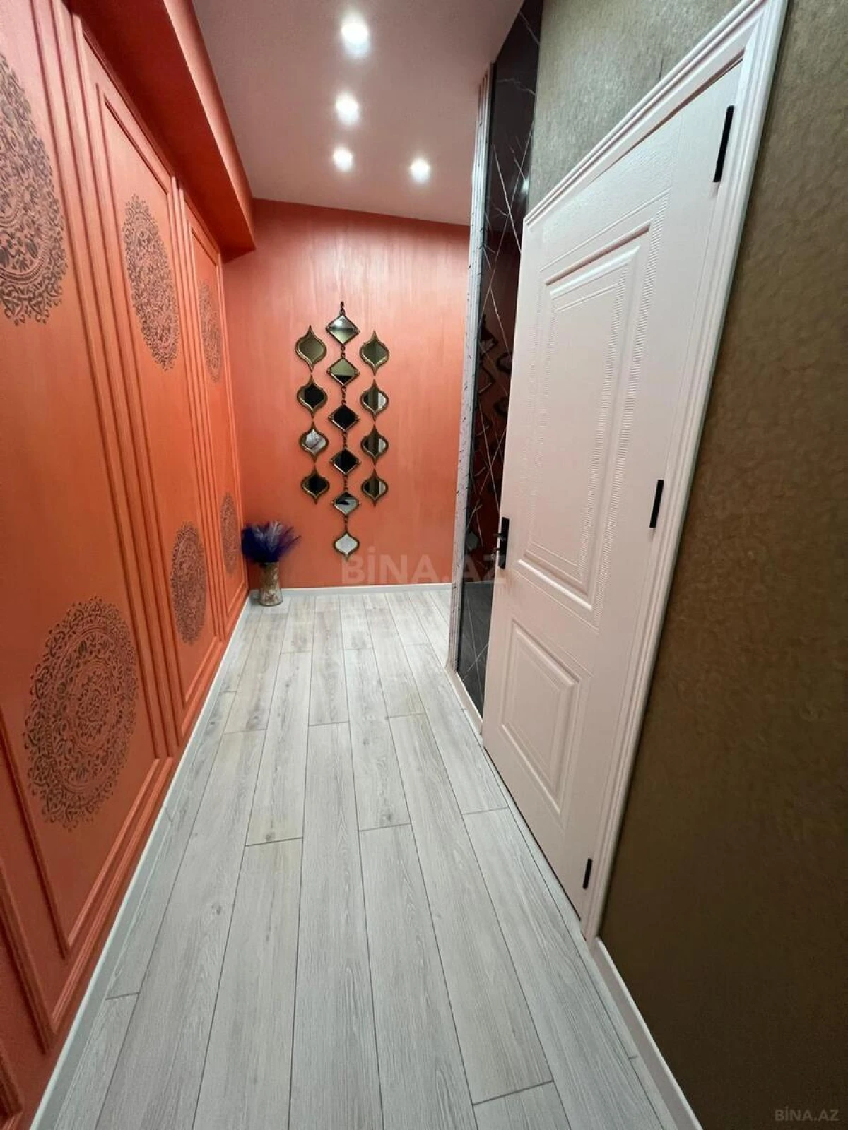 Satılır 2 otaqlı mənzil 65 m²