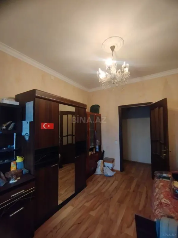 Satılır 5 otaqlı mənzil 110 m²