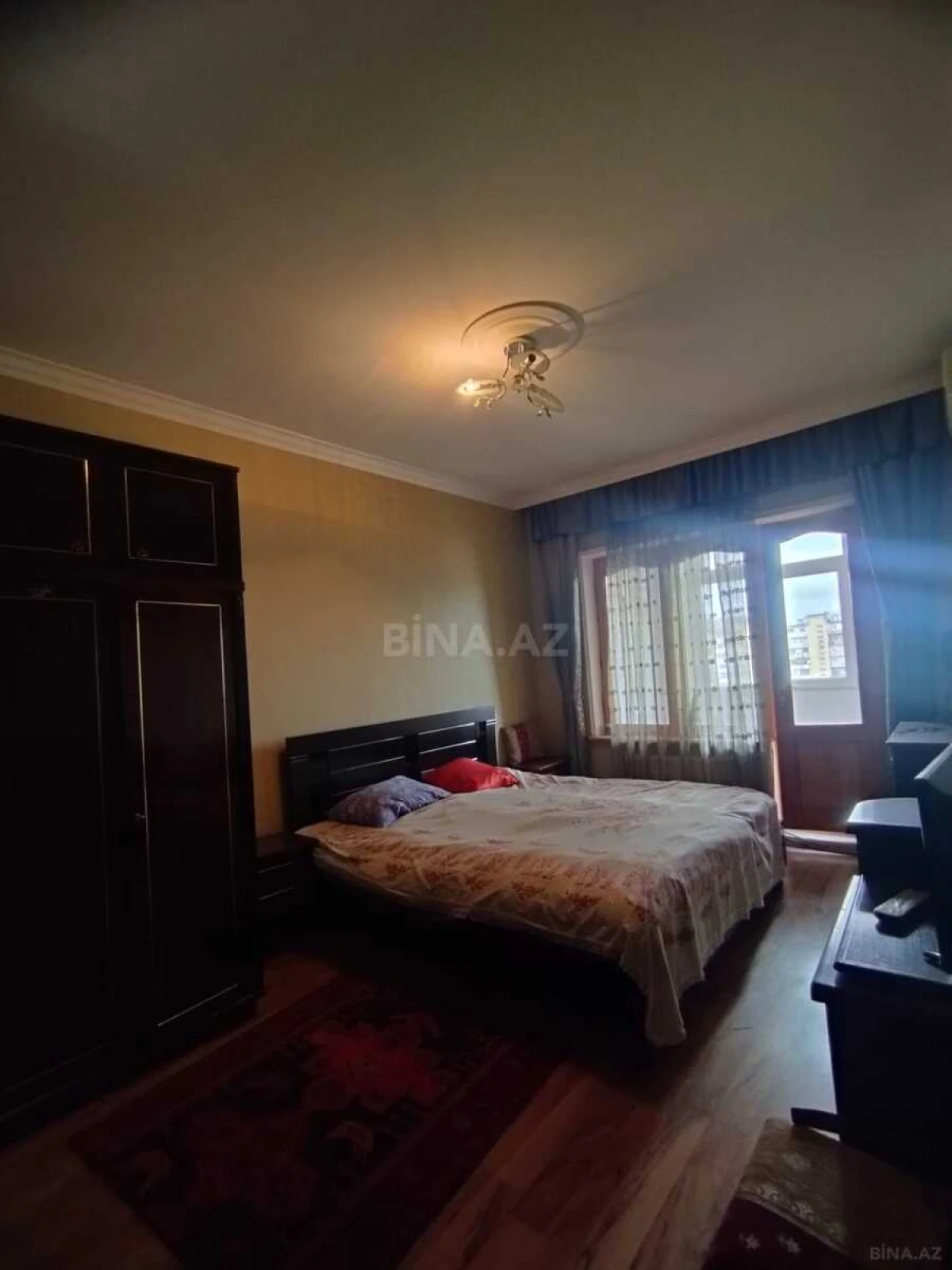 Satılır 5 otaqlı mənzil 110 m²