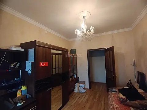 Satılır 5 otaqlı mənzil 110 m²