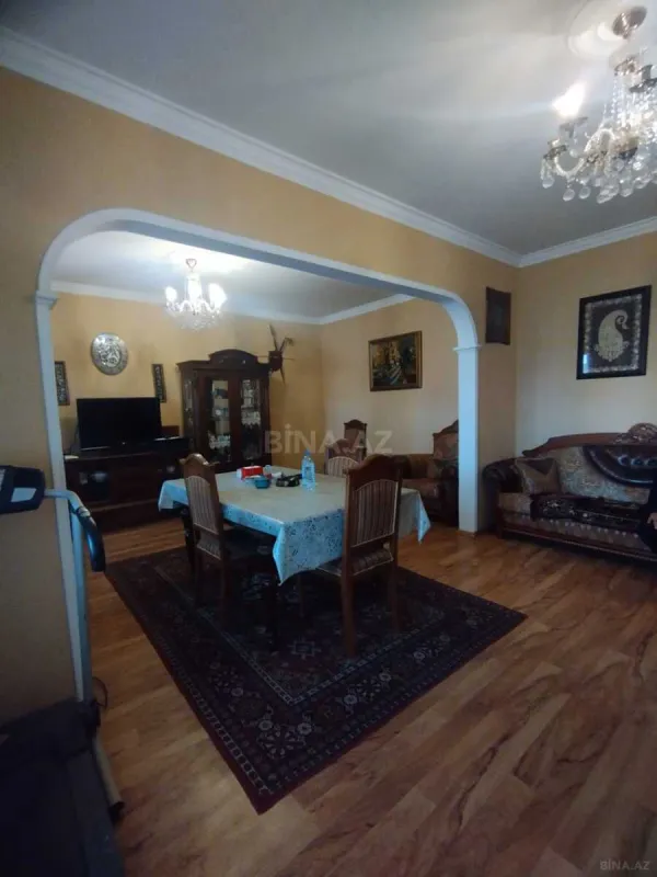 Satılır 5 otaqlı mənzil 110 m²