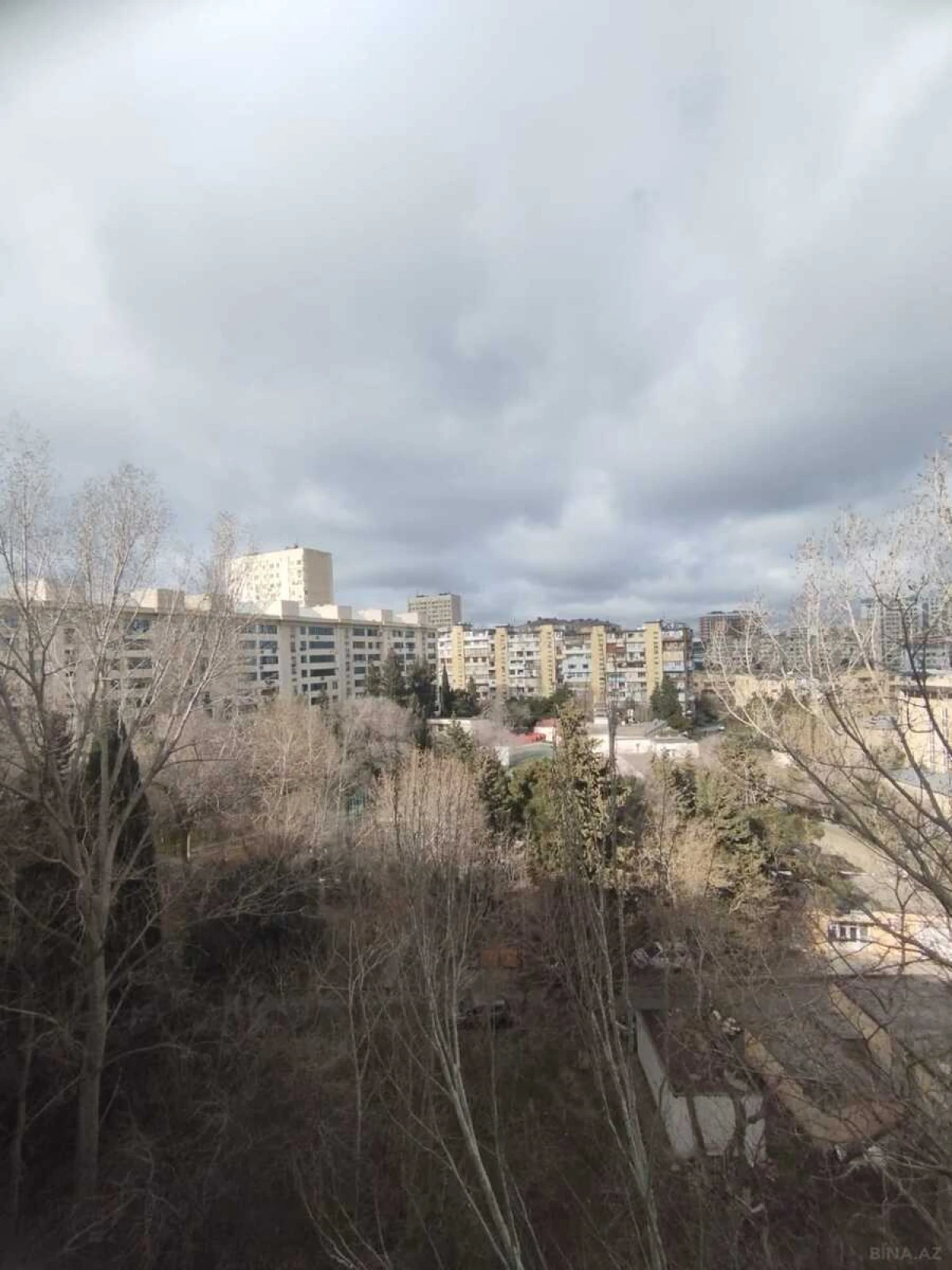 Satılır 5 otaqlı mənzil 110 m²