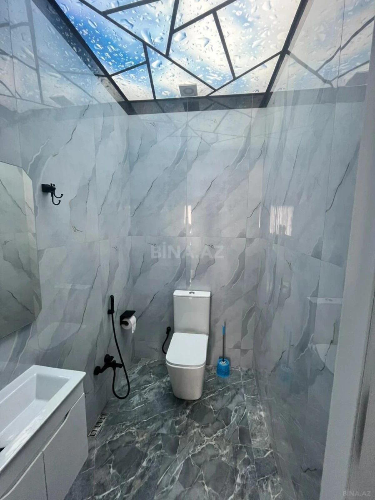 Kirayə verilir 3 otaqlı mənzil 117 m²