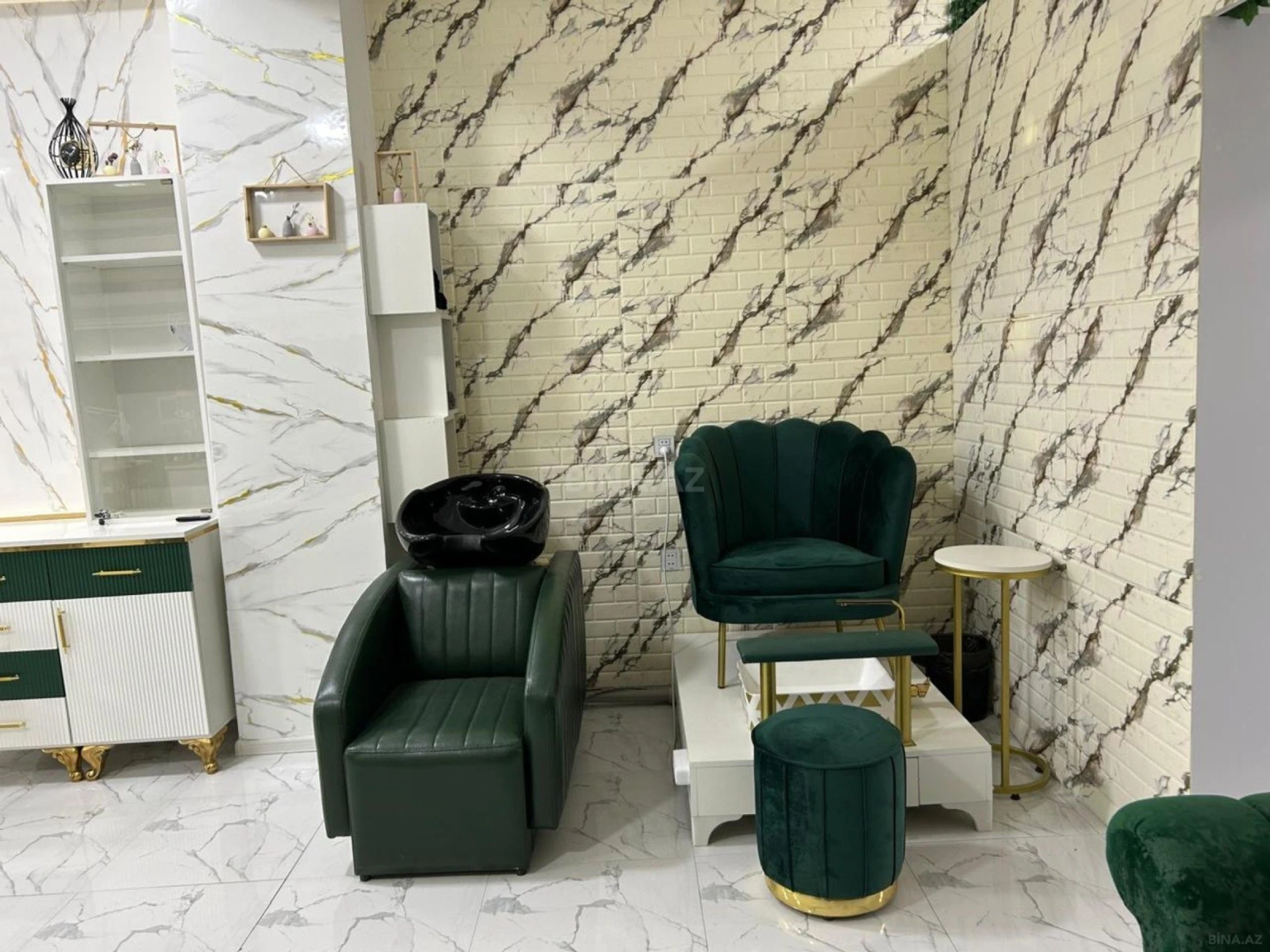 Satılır obyekt 61 m²