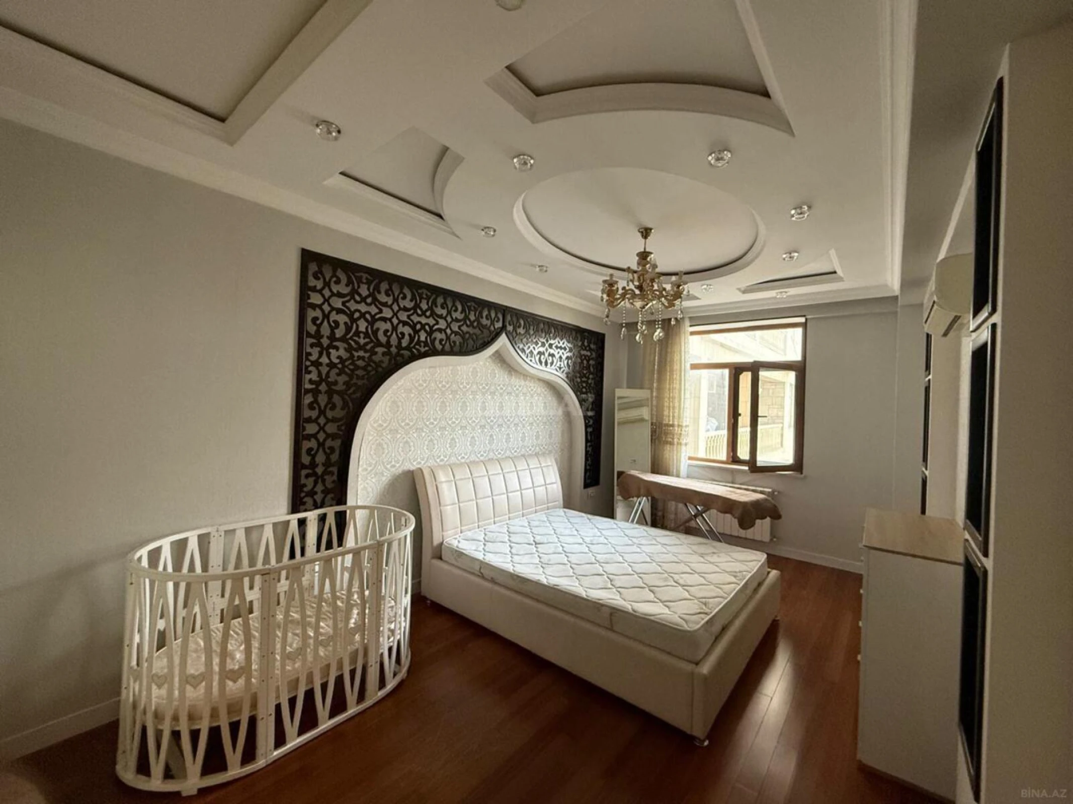 Satılır 2 otaqlı mənzil 98 m²