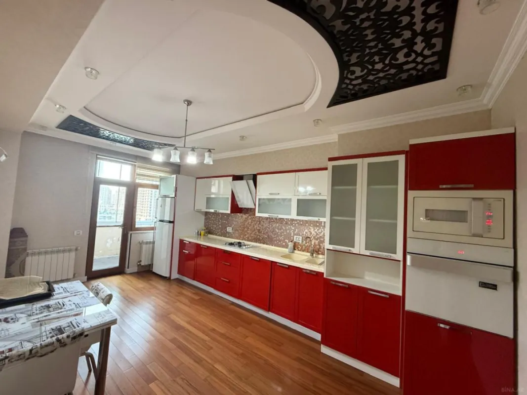 Satılır 2 otaqlı mənzil 98 m²