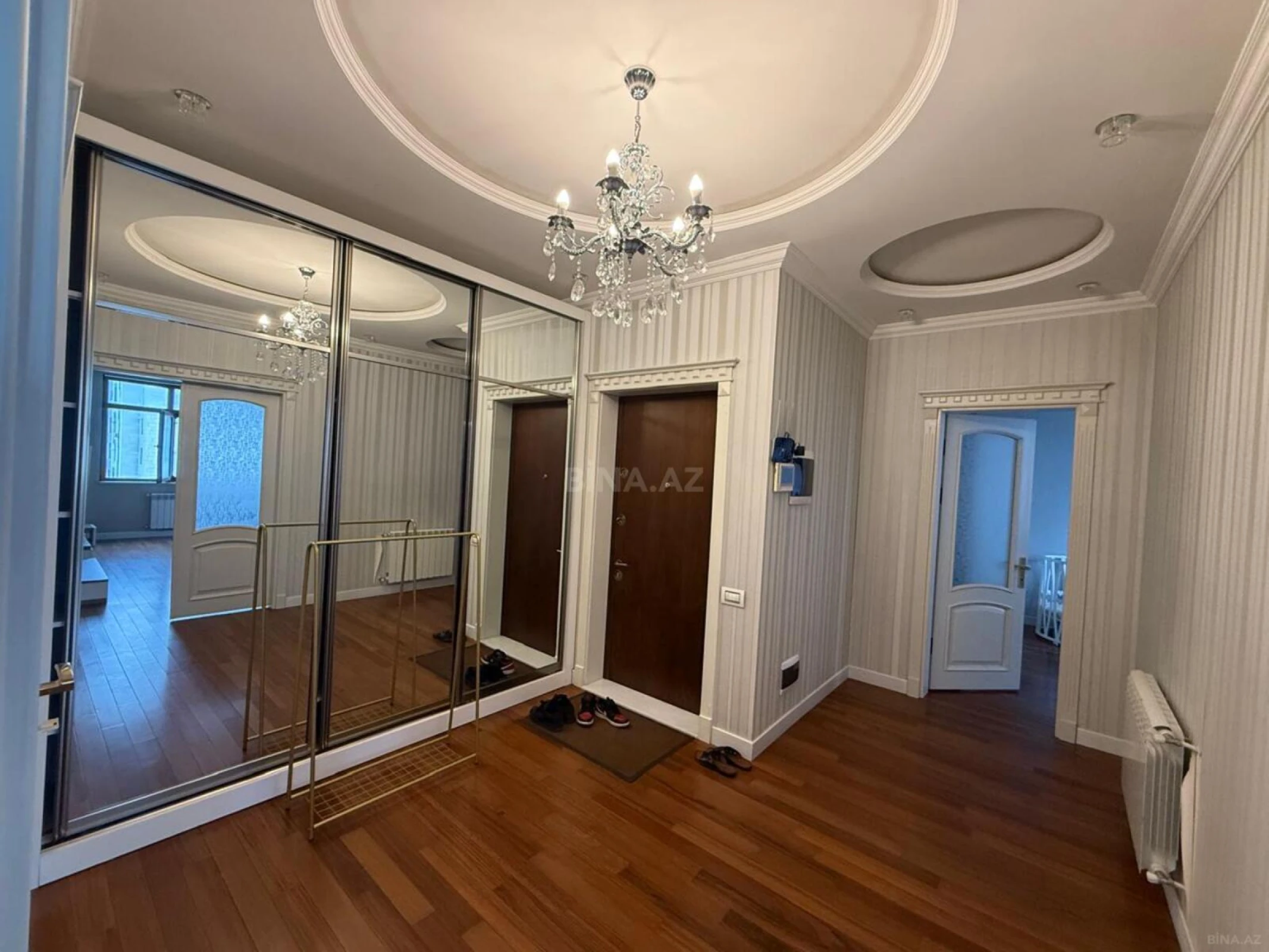 Satılır 2 otaqlı mənzil 98 m²
