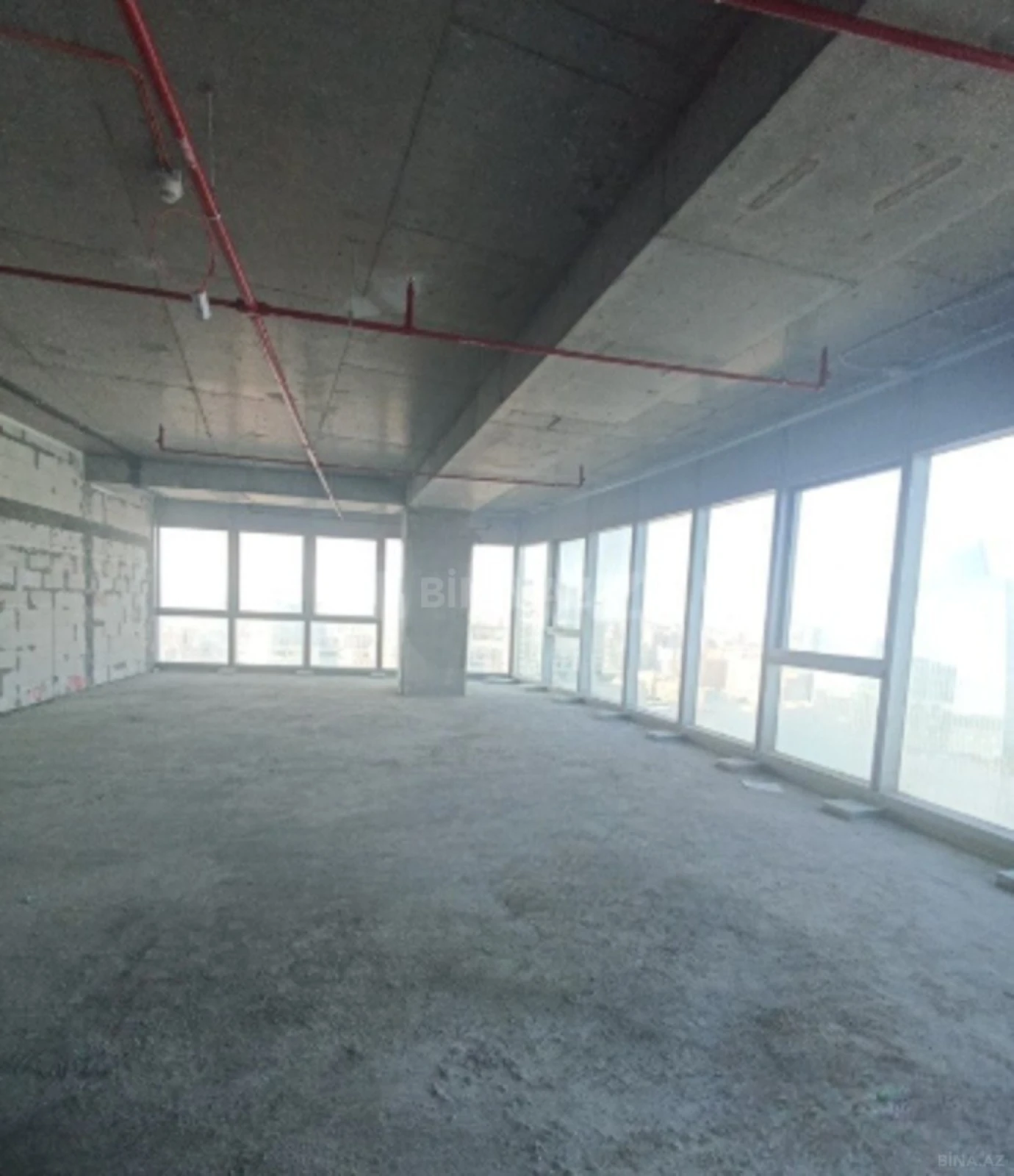 Satılır 3 otaqlı mənzil 140 m²