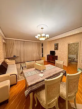 Kirayə verilir 2 otaqlı mənzil 75 m²