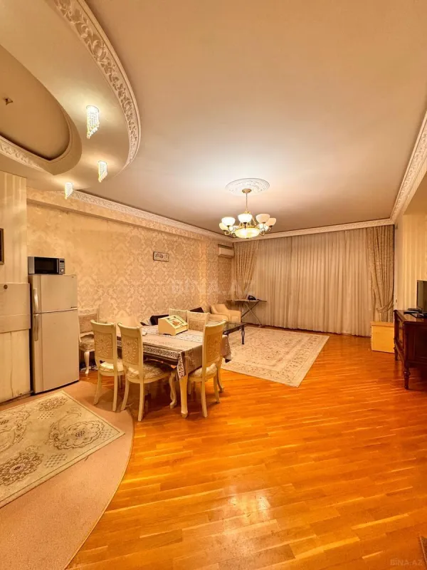 Kirayə verilir 2 otaqlı mənzil 75 m²