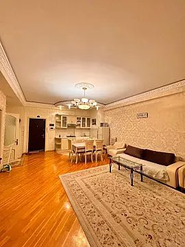 Kirayə verilir 2 otaqlı mənzil 75 m²