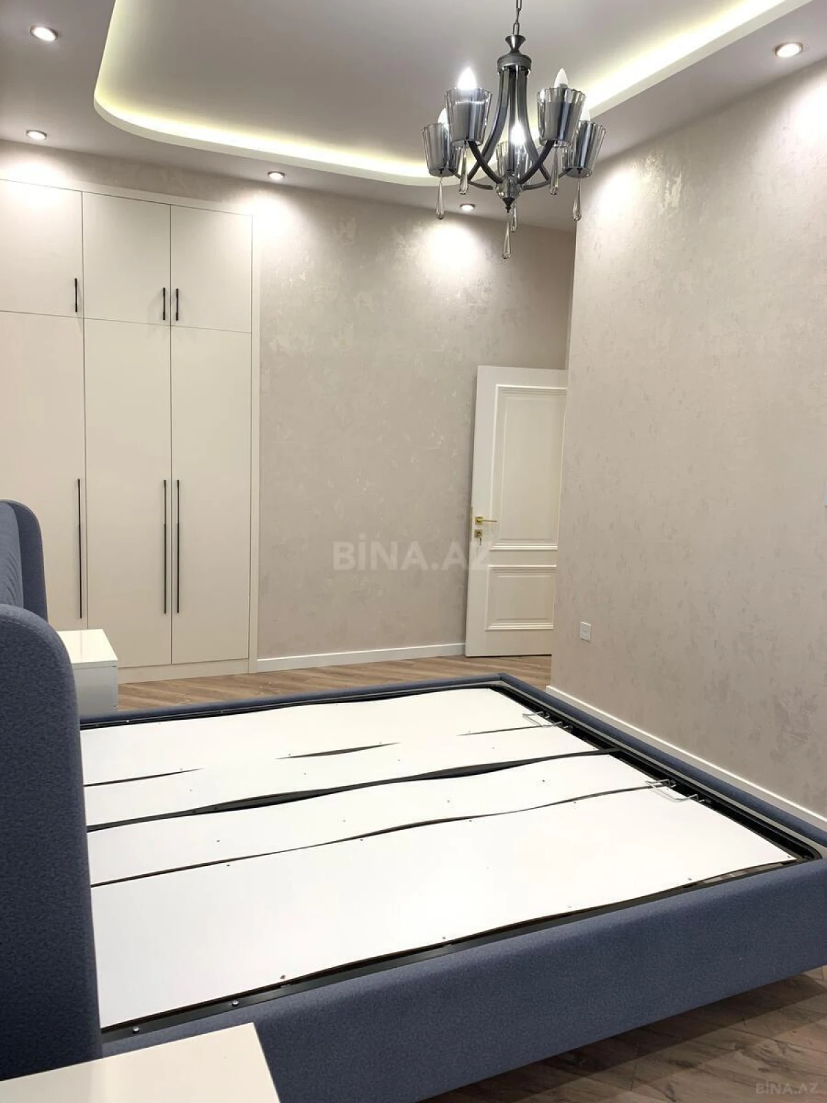 Kirayə verilir 3 otaqlı mənzil 105 m²