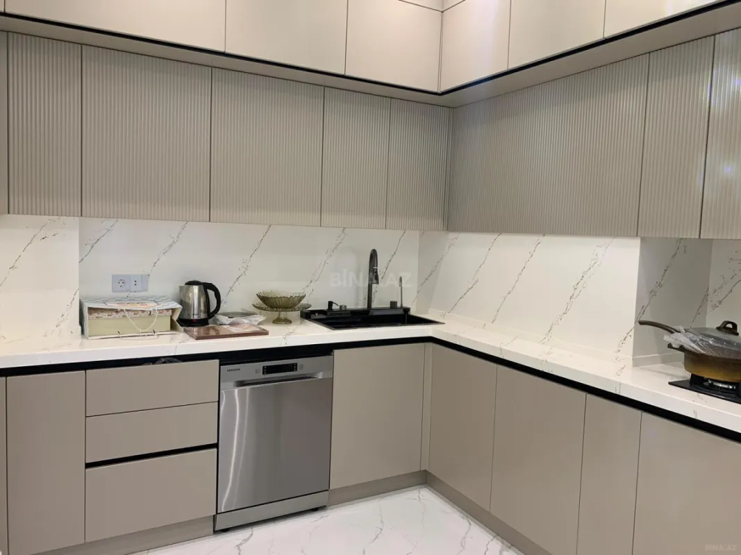 Kirayə verilir 3 otaqlı mənzil 105 m²