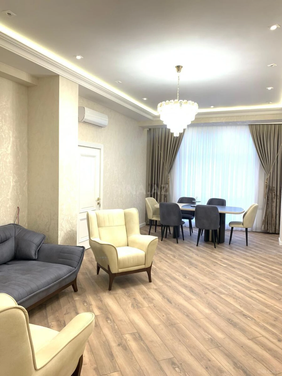 Kirayə verilir 3 otaqlı mənzil 105 m²