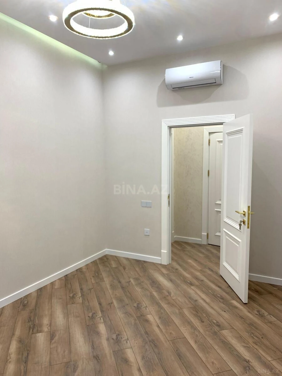 Kirayə verilir 3 otaqlı mənzil 105 m²